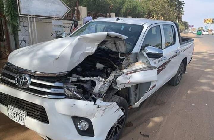 عربة بدون لوحات تصطدم بعربة مريم الصادق المهدي وتسرع بالهرب . 1 FB IMG 1578616720372