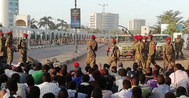 الجيش و المظاهرات 780x405 1