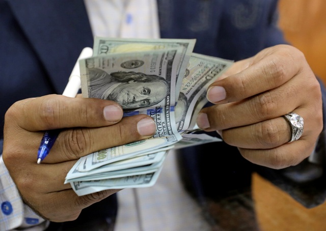 الدولار يواصل الارتفاع مجدداً بالسوق الموازي 1 دولار