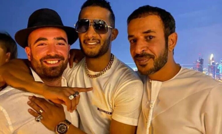 صورة "محمد رمضان" مع المغني الإسرائيلي عومير آدم توقعه في ورطة 1 ٢٠٢٠١١٢٣ ١٥٠٠١٨