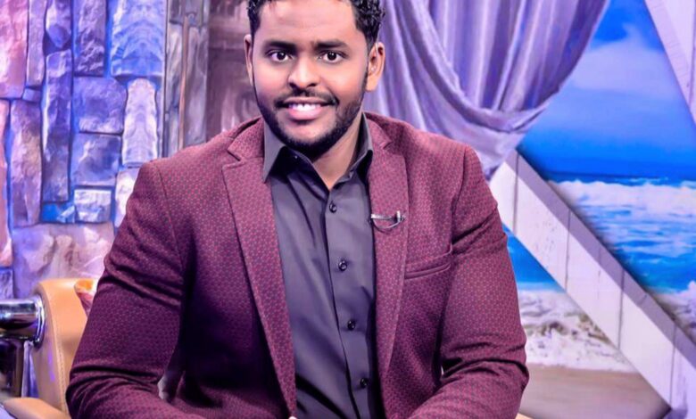 نجم فضائية الهلال "السعودي" لـ(سودان لايف) الشكل مهم..وهذا (..) رأيي في وضع المذيعين لمساحيق التجميل 1 ٢٠٢١٠١٢١ ٢١٣٧٠٣