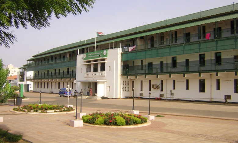 إنسحاب أطباء الامتياز من 18 مستشفى بالخرطوم والولايات 1 Khartoum Teaching Hospital 002