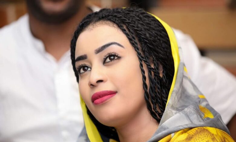 شاهد الفنانة ايمان الشريف تهاجم لاعب الهلال 1 ايمان الشريف