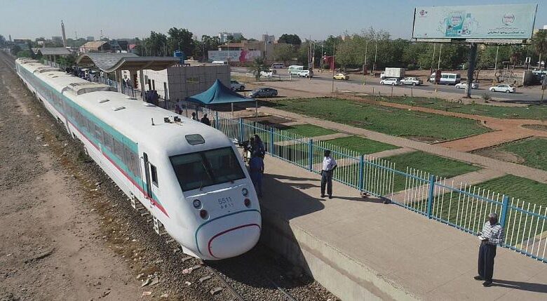 قطار «عطبرة بورتسودان» يخرج عن المسار 1 قطار 1
