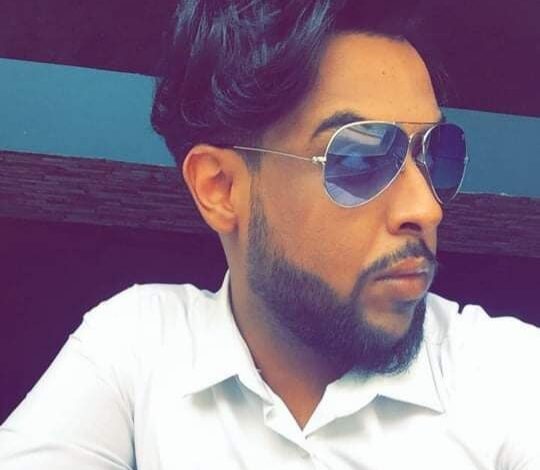 بالصور .. مذيع "قناة الهلال" ينافس المودل ويخطف الاضواء في عرض أزياء 1 ٢٠٢١٠٧١١ ١٨٥٥٠٥