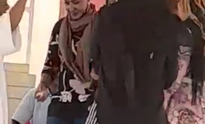 بالفيديو | بنطلون (مكارم بشير) يغضب معجبيها 1 Screenshot ٢٠٢١٠٩١٦ ١٧١٩٠٦