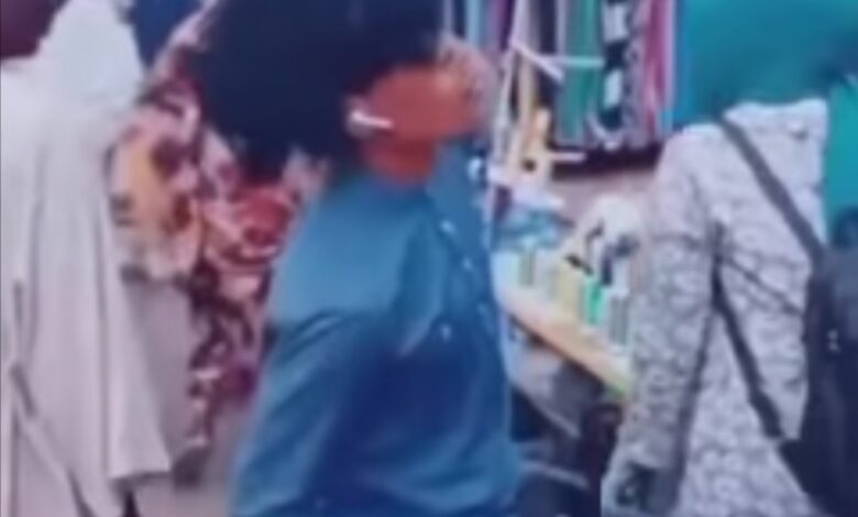 شاهد بالفيديو.. شاروخان في السوق الشعبي 1 Screenshot ٢٠٢١٠٩٢٥ ١٧٠٣٢٦