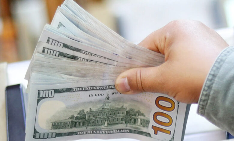 تراجع طفيف في الدولار بالسوق الموازي.. أسعار العملات 1 19 2020 637438929712272084 227
