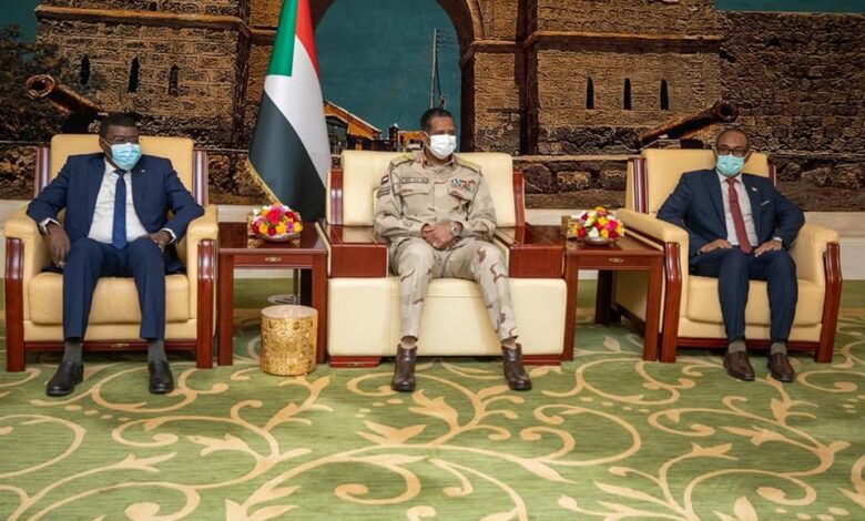 اللجنة الفنية العليا لتخطيط وتعيين الحدود الإدارية بولايات شرق السودان تؤدي القسم أمام نائب رئيس مجلس السيادة 1 275293332 497804055326469 8957854572433238400 n