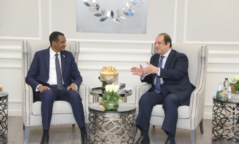 "دقلو" يبحث مع وفد مصري برئاسة مدير المخابرات عدد من القضايا 1 IMG 20220302 WA0063