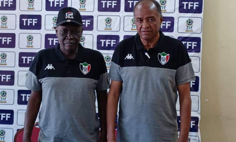 رئيس الاتحاد السوداني لكرة القدم يلتقي المشرف العام للمنتخب الوطني والجهاز الفني 1 FB IMG 1650378177571