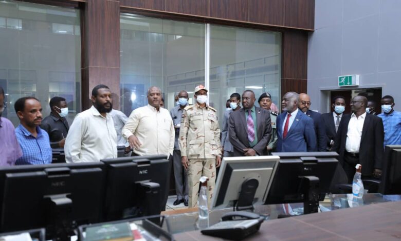 دقلو يتفقد مركز التوزيع والتحكم بالشركة السودانية لتوزيع الكهرباء 1 IMG 20220405 WA0015