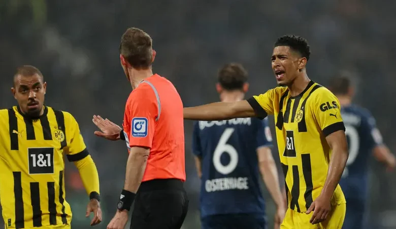 دورتموند قد يخسر الدوري بسبب خطأ تحكيمي فادح 1 b3ed248d 31b6 4d83 8690 e05b95d58a4b 16x9 1200x676