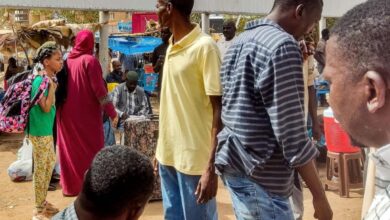 سودانيون ينخرطون في سوق العمل بمصر لاحتمال طول أمد الحرب