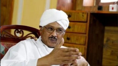 زيارة "مبارك الفاضل" المفاجئة للإمارات تُشعل الجدل