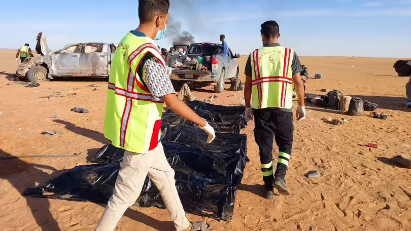 وفاة 7 سودانيين نازحين بانقلاب سيارة