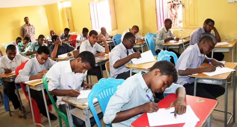 التربية تعلن إستعادة النظام التعليمي بالسودان 1 وزير التربية والتعليم