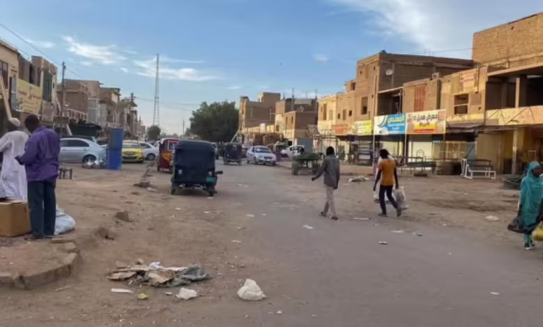 مسؤول سابق يكشف ما يدور في الخرطوم 1 IMG 3441