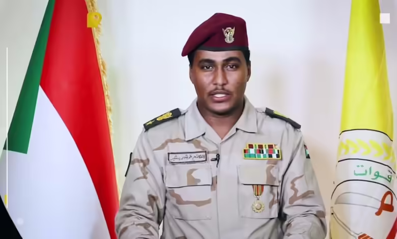 الدعم تتهم استخبارات الجيش بفبركة فيديوهات عن قادتها 1 الناطق الرسمي باسم قوات الدعم السريع قرشي بشير