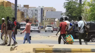 قالت لجان مقاومة الديوم الشرقية بولاية الخرطوم، إن سكان منطقة الديوم يعانون من تكرار الهجمات “الوحشية” والممارسات العنيفة من قبل قوات الدعم السريع. وناشدت في بيان، القوات المسلحة، للتدخل العاجل، وإجلاء المواطنين إلى مناطق آمنة، وإنهاء معاناتهم مع الانتهاكات المرتكبة بحقهم.