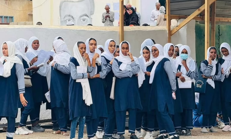 تحديد موعد استخراج الشهادة السودانية الثانوية العامة لدفعة 2023 المؤجلة 1 تحديد موعد استخراج الشهادة السودانية الثانوية العامة لدفعة 2023 المؤجلة