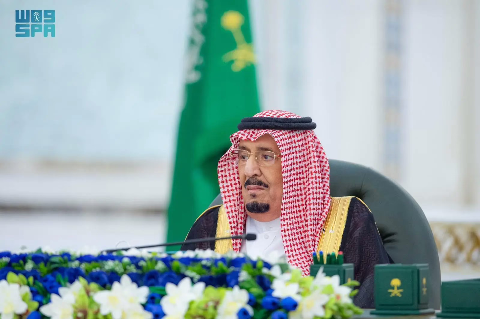 خادم الحرمين الشريفين يرأس جلسة مجلس الوزراء
