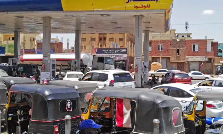 انفراج وشيك لأزمة الوقود بولاية الخرطوم 1 انفراج وشيك لأزمة الوقود بولاية الخرطوم