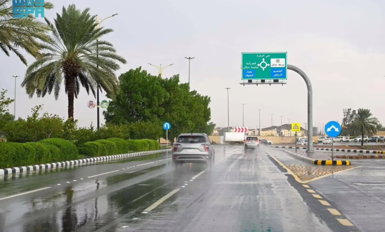 عواصف رعدية وسيول تهدد جازان وعسير.. ورياح مثيرة للأتربة تجتاح 7 مناطق سعودية اليوم! 1 عواصف رعدية وسيول تهدد جازان وعسير.. ورياح مثيرة للأتربة تجتاح 7 مناطق سعودية اليوم!
