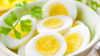 تحذير عاجل من تناول البيض بهذه الطريقة
