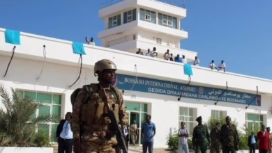 دعوات للتحقيق في تصاريح رسمية بعبور طائرات يُرجّح أنها نقلت أسلحة للدعم السريع