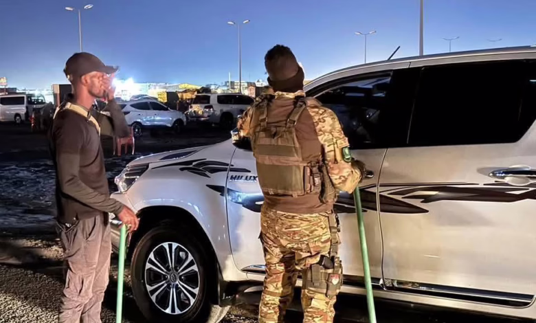 "السي لاند" بولاية البحر الأحمر تحت المراقبة: رسالة واضحة بفرض القانون 1 حملة ليلية مكثفة بشرطة البحر الأحمر تُسفر عن ضبط مركبات مخالفة وإزالة تظليل 108 سيارة بكورنيش السي لاند!