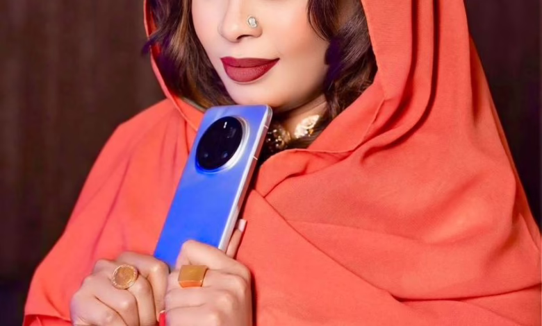 “عسل الشريف”.. فنانة سودانية تمزج الأصالة بالحداثة وتخطف قلوب الجماهير داخل السودان وخارجه 1 “عسل الشريف”.. فنانة سودانية تمزج الأصالة بالحداثة وتخطف قلوب الجماهير داخل السودان وخارجه