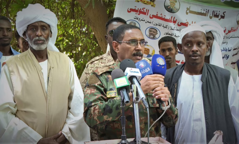 تحذيرات من الفتنة وتأكيد بالولاء العسكري.. ماذا يحدث في كسلا؟! 1 والي كسلا المكلف اللواء ركن معاش الصادق محمد الأزرق
