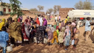 من ينقذ 300 ألف روح من الموت