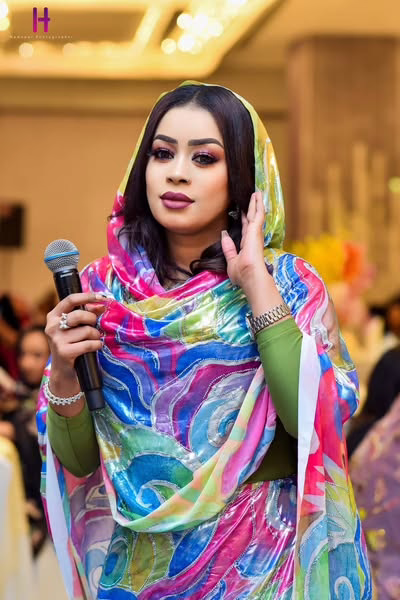 الفنانة إيمان الشريف