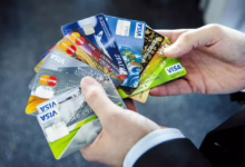 البطاقات الائتمانية