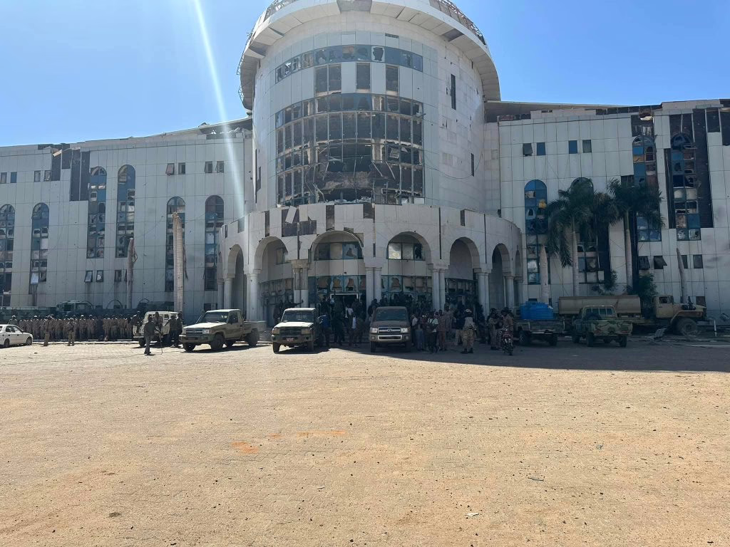 هل آن أوان إخراج الجيش من قلب الخرطوم