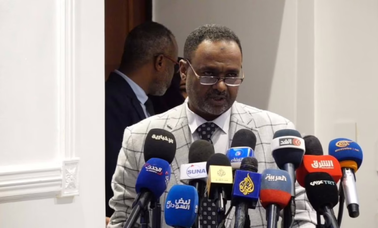 وكيل وزارة الصحة: مبادرة دعم الصحة تجسد اهتمام الدولة بصحة المواطن 1 وكيل وزارة الصحة السودانية