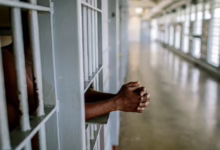 بدء محاكمة معلم