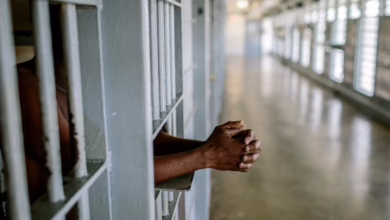 بدء محاكمة معلم