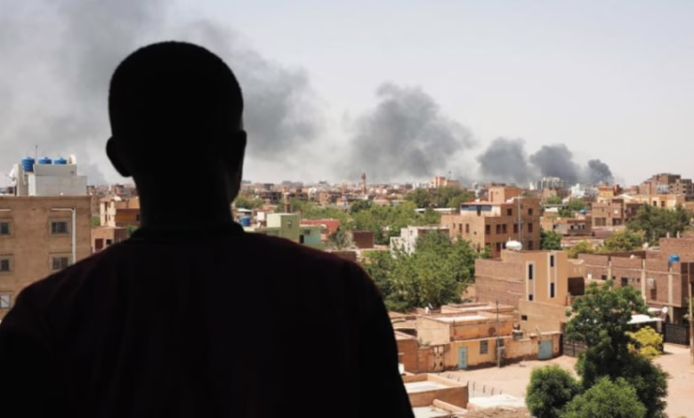 الخبير حاتم باشات يتحدث عن نفوذ الإخوان ودور الجيش في السودان