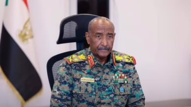 البرهان خلال تحركات سياسية وسط حديث عن مسار جديد نحو السلام