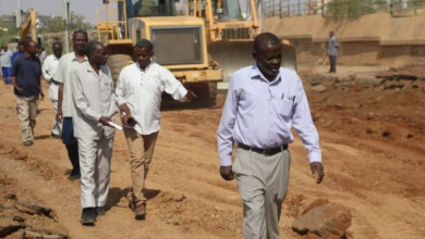 والي الخرطوم يوجه بالإسراع في إكمال تأهيل الطرق حسب الأولويات