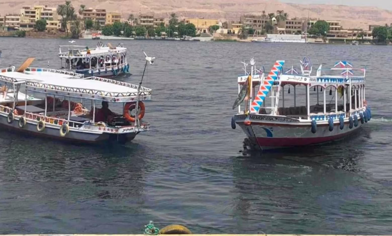 مركب سياحي في نهر النيل بمحافظة الأقصر