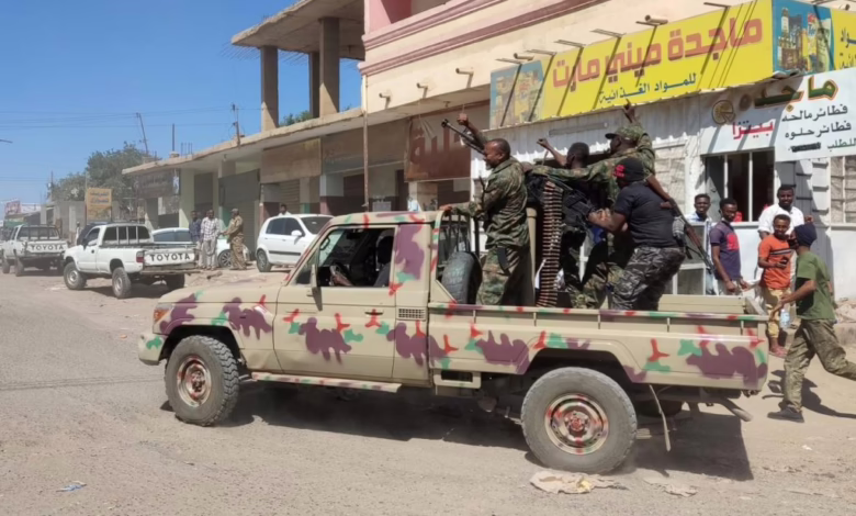 قائد الفرقة الرابعة مشاة يتفقد القوات في الخطوط الأمامية بإقليم النيل الأزرق