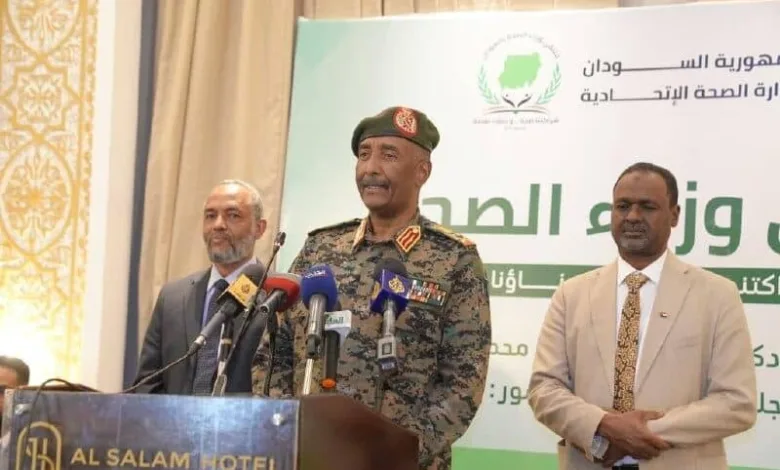 البرهان يعتذر للأطباء في السودان