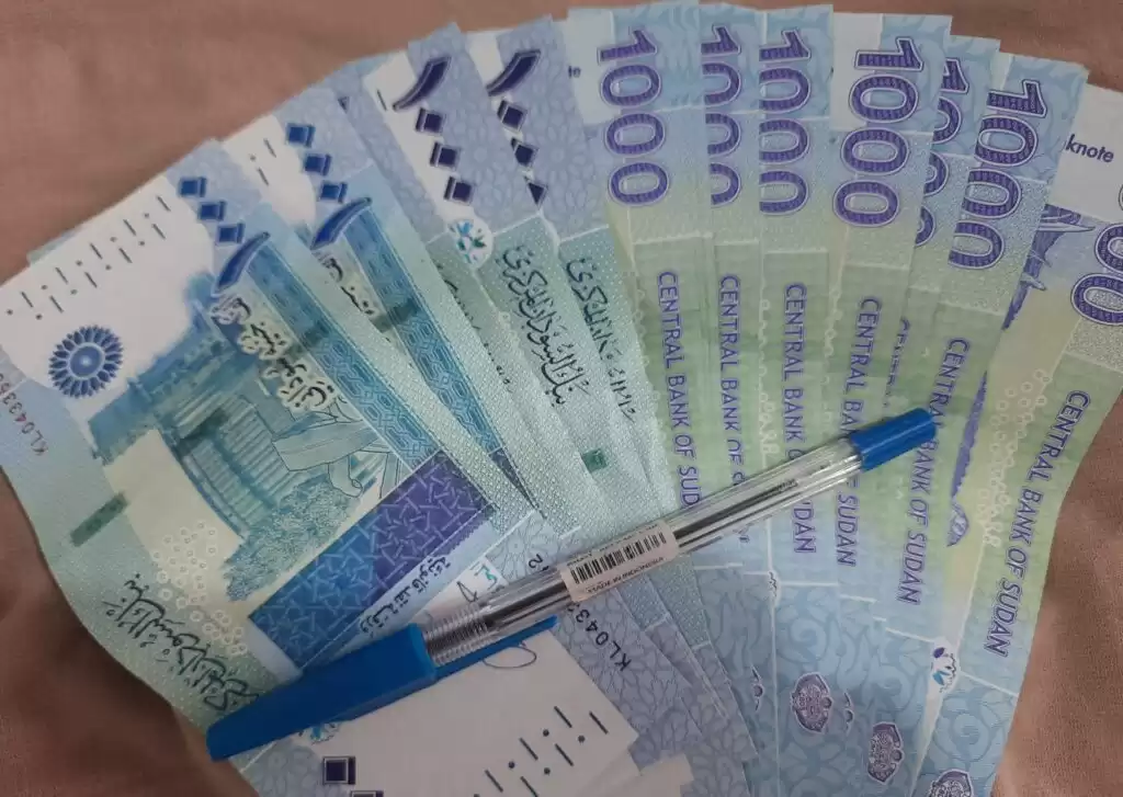 عملات جديدة تغزو أسواق دارفور.. وتجار يتخوفون من مفاجآت في الحسابات البنكية