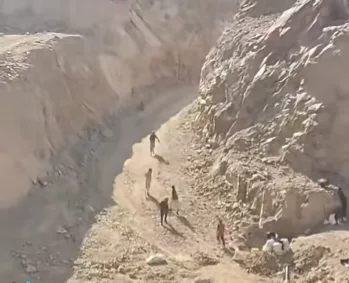 ماذا حدث داخل مناجم الذهب قرب الحدود السودانية المصرية