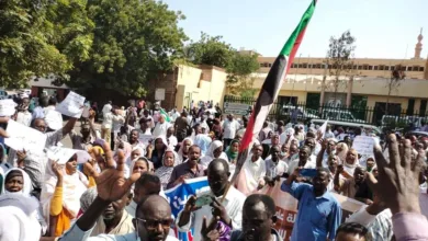 لجنة المعلمين تتمسك بالزيادة المقررة