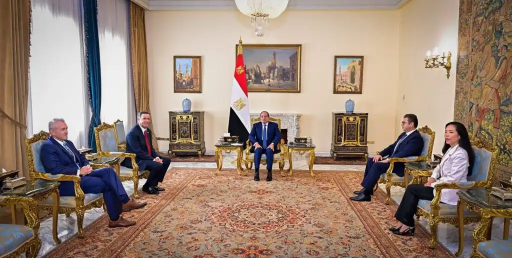 السيسي ورئيس الاستخبارات الأمريكية